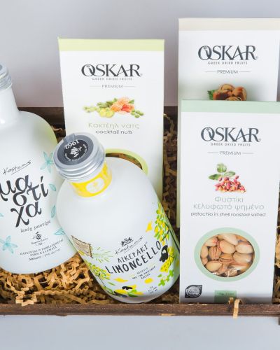 Λικεράκια και Ξηροί Καρποί: Ένα Πλούσιο Καλάθι Γεύσεων