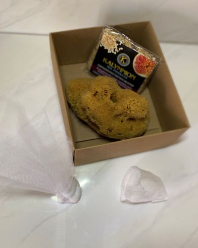 Μπομπονιέρα με φυσικό σφουγγαρι κι παστέλι